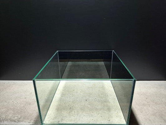 ガラス水槽 30cm ロータイプ （背景シート付）